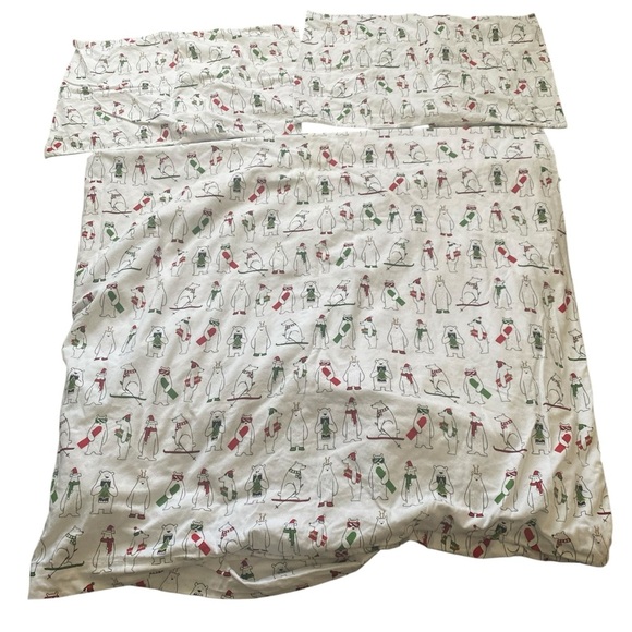 Pottery Barn Teen Polar Bear Duvet and Pillowcase Set - Picture 2 of 13